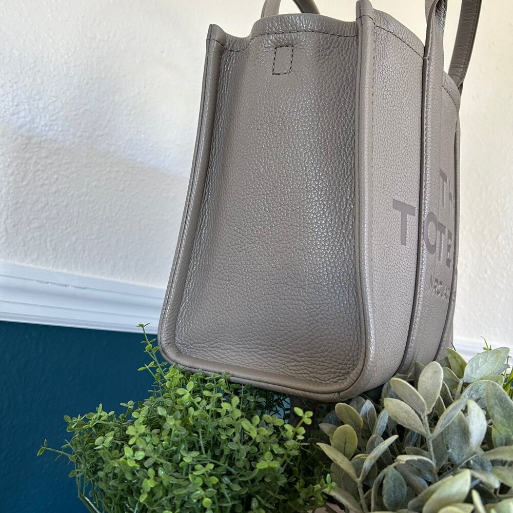 Marc Jacobs Leather Tote Medium - Cement - Picture 3 of 10